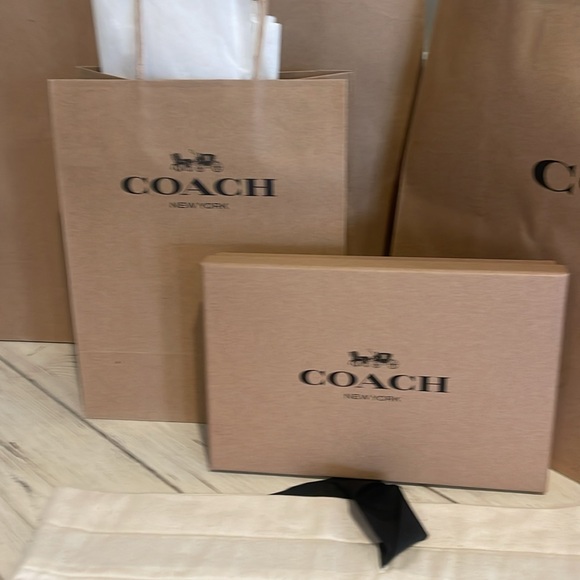 COACH Men’s Wallet. NWT. Gift Set, Coach Box, & Store Bag. 3-in-1 Set. Black. - Picture 8 of 9